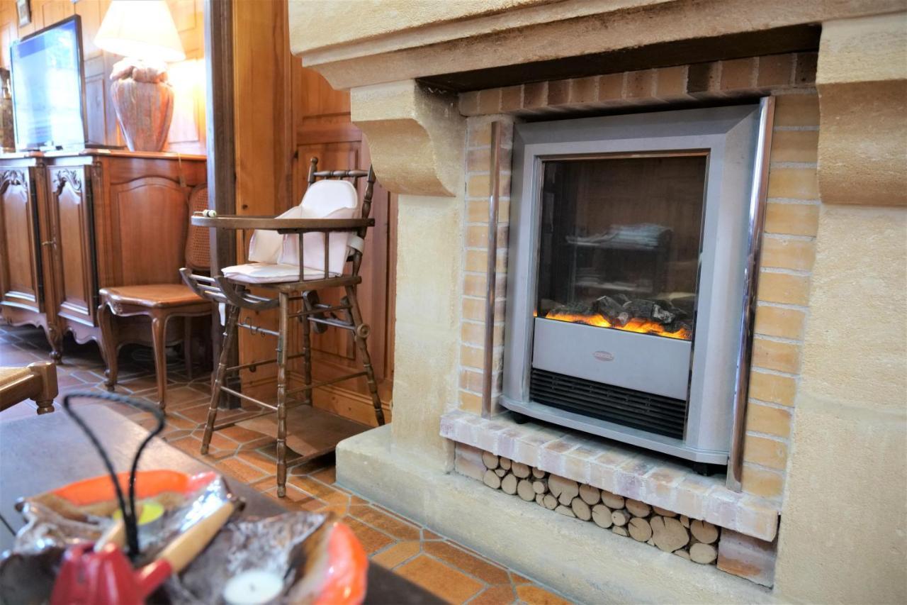Maison Avec Patio Dans Le Centre Historique Villa Terrasson Екстериор снимка