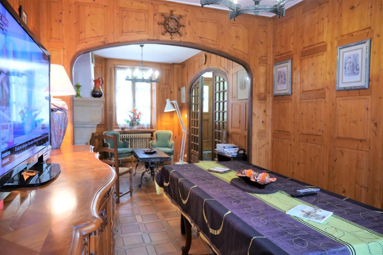 Maison Avec Patio Dans Le Centre Historique Villa Terrasson Екстериор снимка