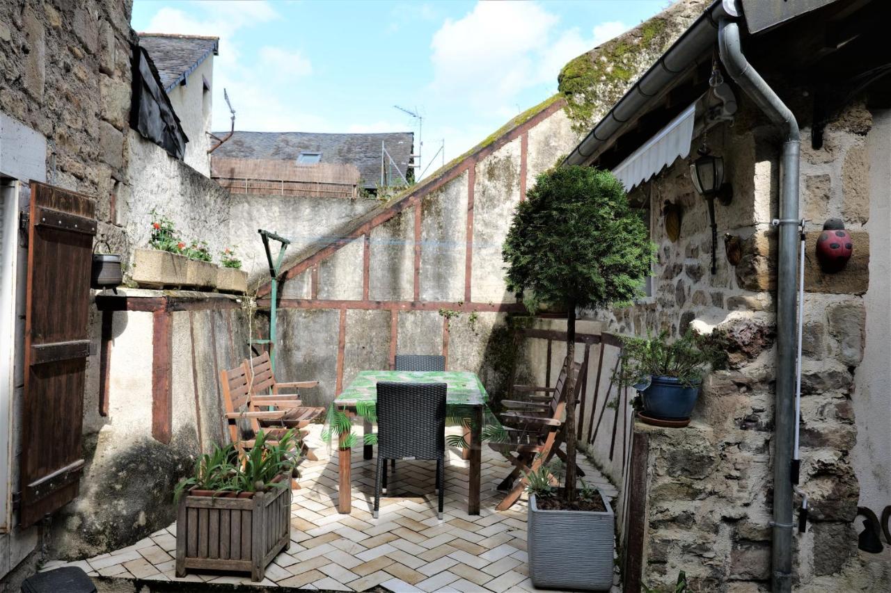 Maison Avec Patio Dans Le Centre Historique Villa Terrasson Екстериор снимка