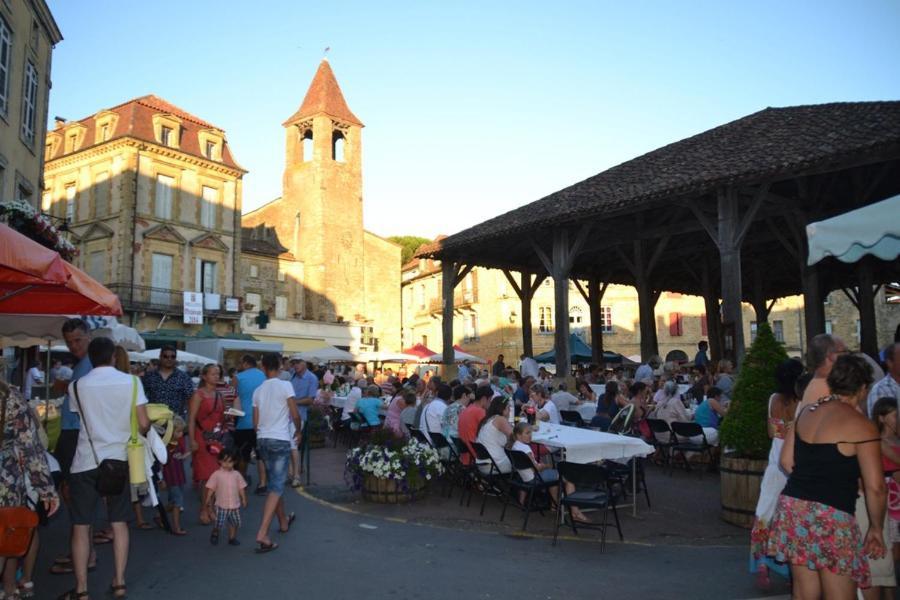 Maison Avec Patio Dans Le Centre Historique Villa Terrasson Екстериор снимка