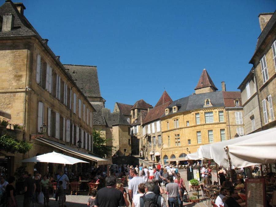 Maison Avec Patio Dans Le Centre Historique Villa Terrasson Екстериор снимка